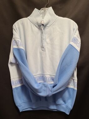 Vintage 90's Lady Foot LockerLight Blue Pullover Sweatshirt with Decorative Trim